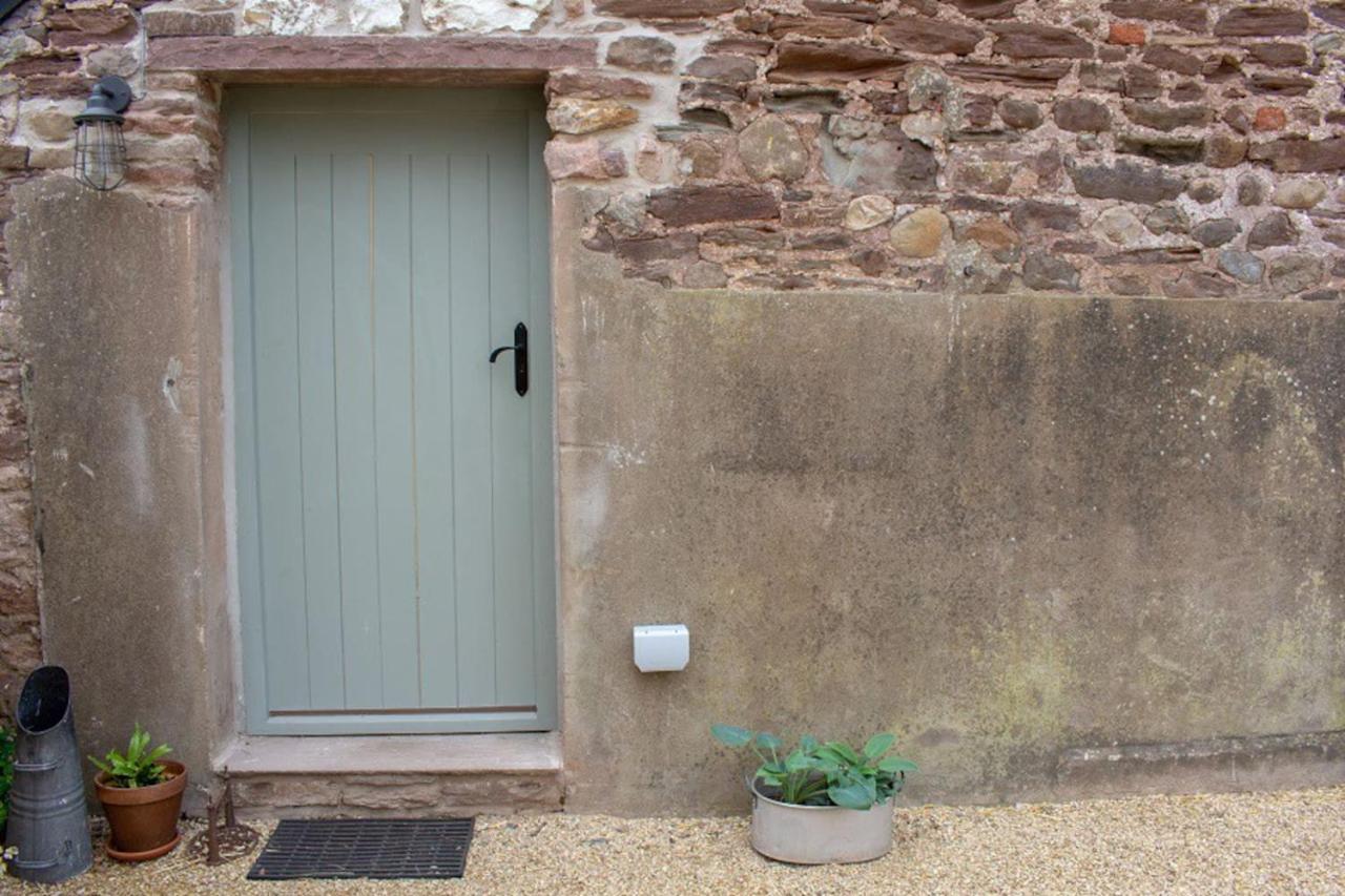 The Tractor Shed Apartment Usk Exterior photo